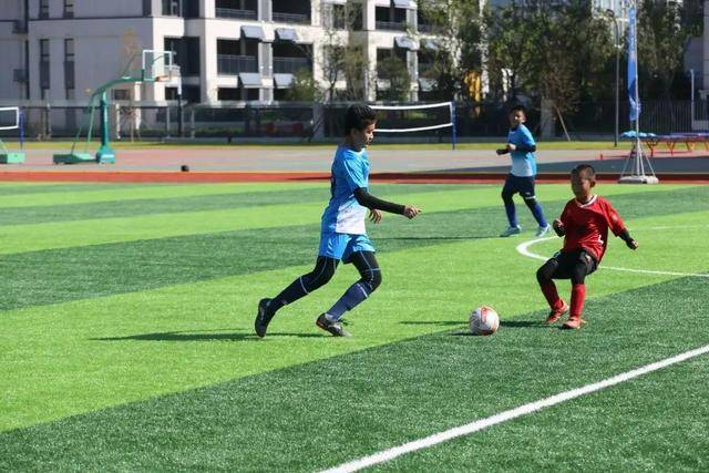 18岁小将布尼亚明：中超新星，何时登上国家队舞台？